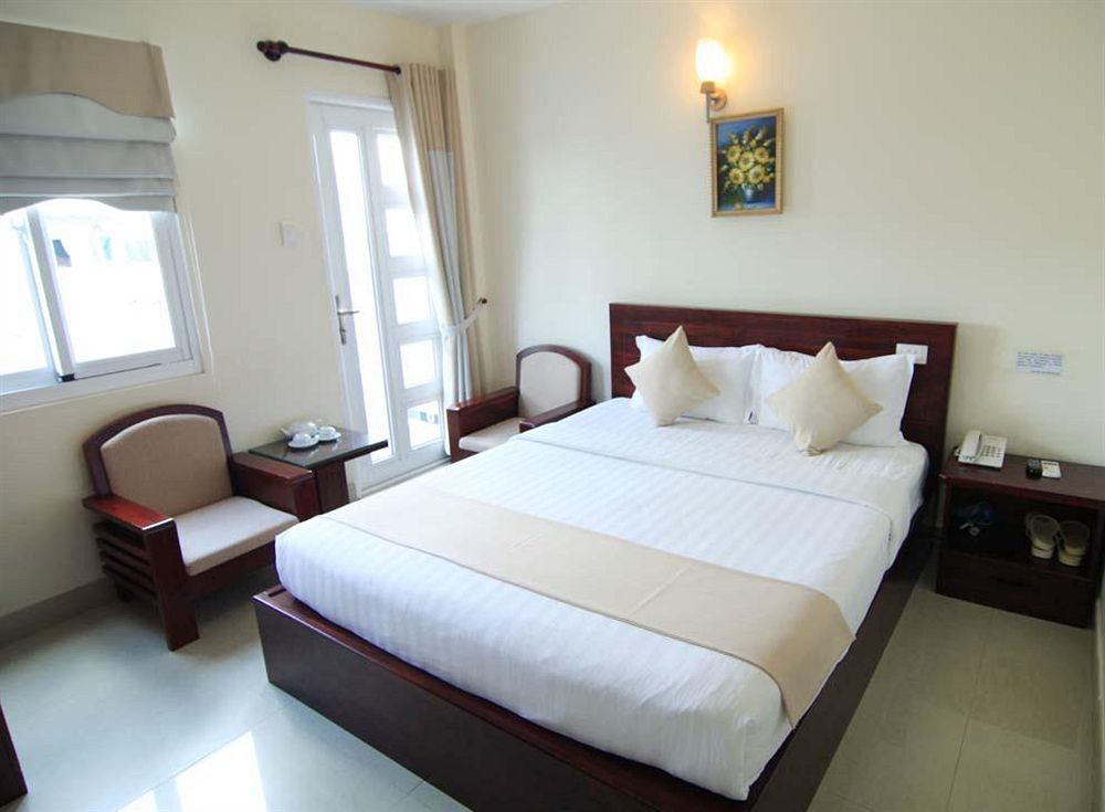 Oyo 438 Small Bay Hotel Ho Chi Minh City Exterior photo