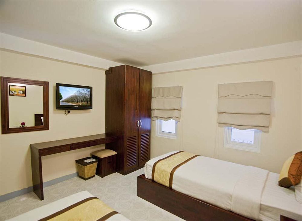 Oyo 438 Small Bay Hotel Ho Chi Minh City Exterior photo