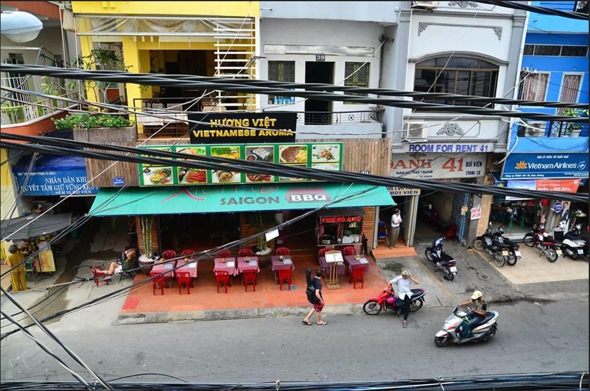 Oyo 438 Small Bay Hotel Ho Chi Minh City Exterior photo