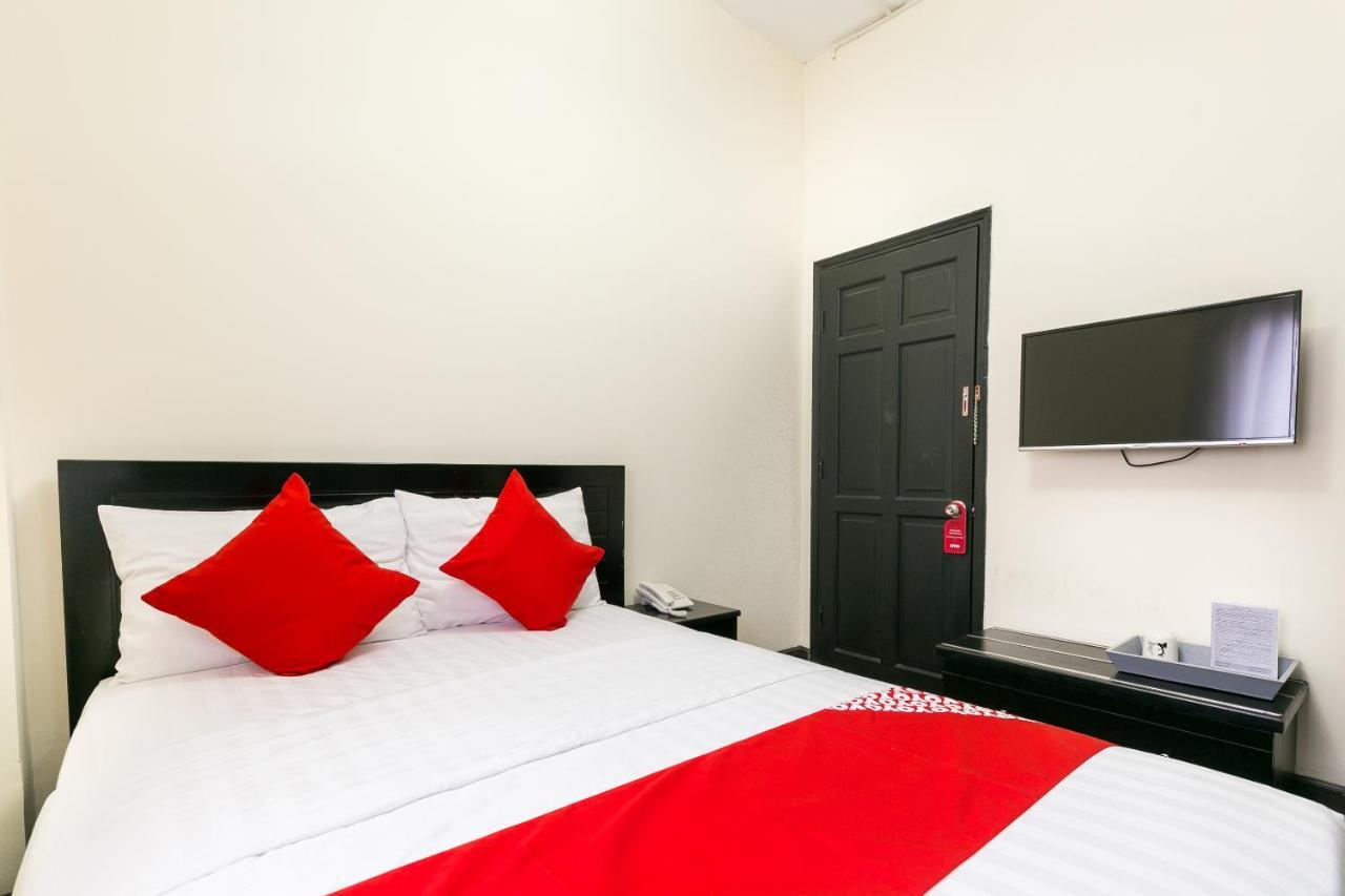 Oyo 438 Small Bay Hotel Ho Chi Minh City Exterior photo