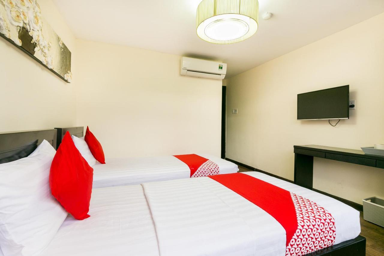 Oyo 438 Small Bay Hotel Ho Chi Minh City Exterior photo