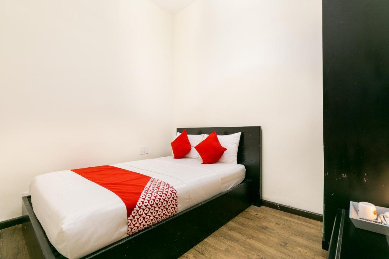 Oyo 438 Small Bay Hotel Ho Chi Minh City Exterior photo