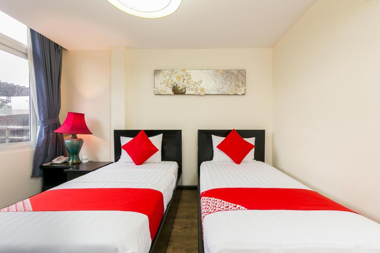 Oyo 438 Small Bay Hotel Ho Chi Minh City Exterior photo