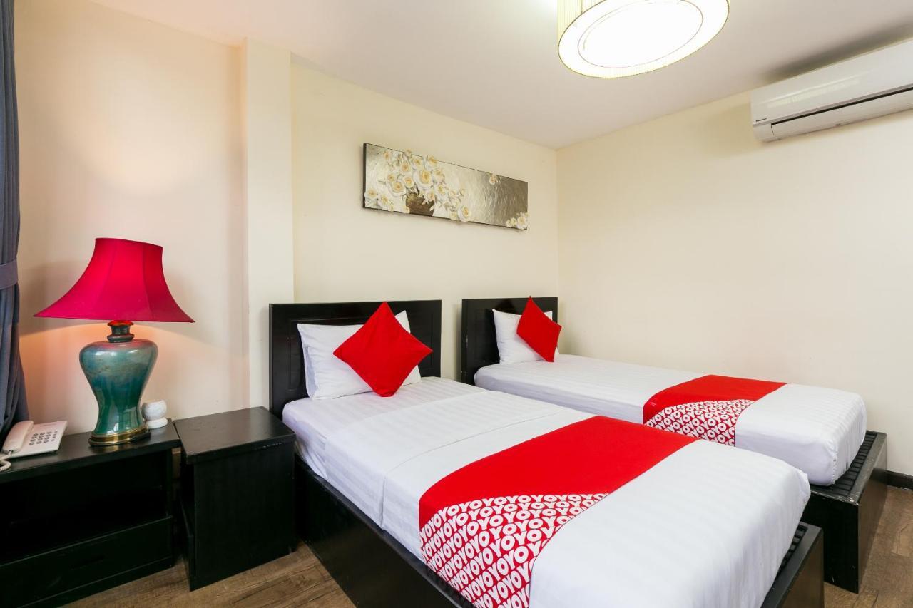 Oyo 438 Small Bay Hotel Ho Chi Minh City Exterior photo